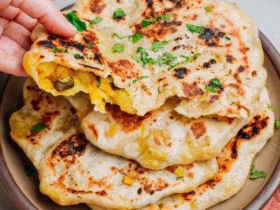 aloo-naan-vegan-potato-and-green-beans-stuffed-indian-naan-1